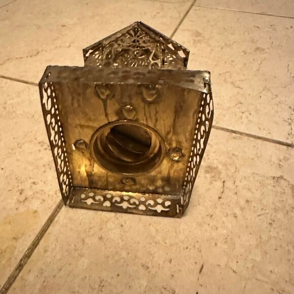 Cutout Brass Shaped Cathedral Church Votive Candle holder Christmas Decoration - Picture 9 of 13